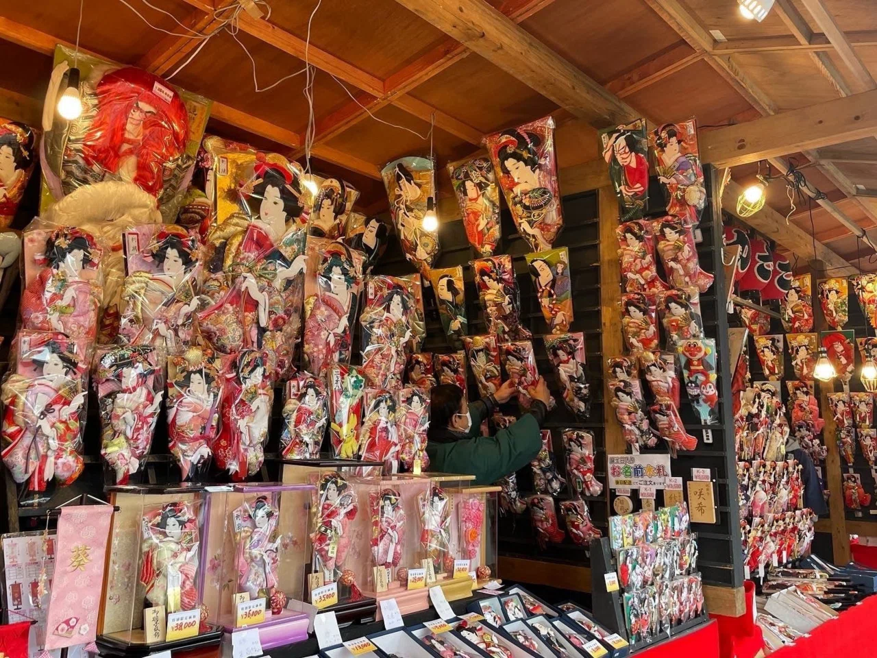 浅草寺で羽子板市が開催！（12/17〜19）｜上野案内所