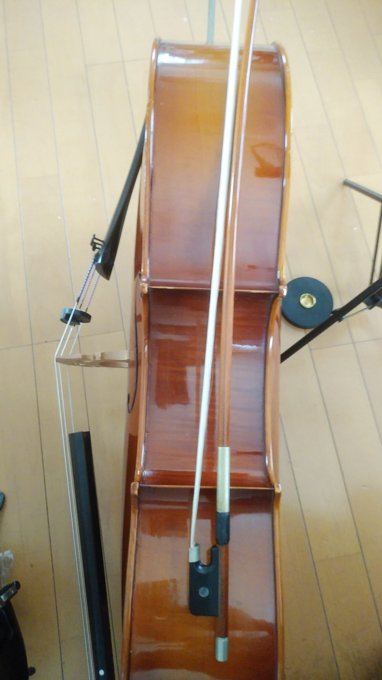 ヴィオラのa線が切れてしまったので チェロに専念 今日はポジション移動の基礎練習を繰り返し Viola Violin Cello Note