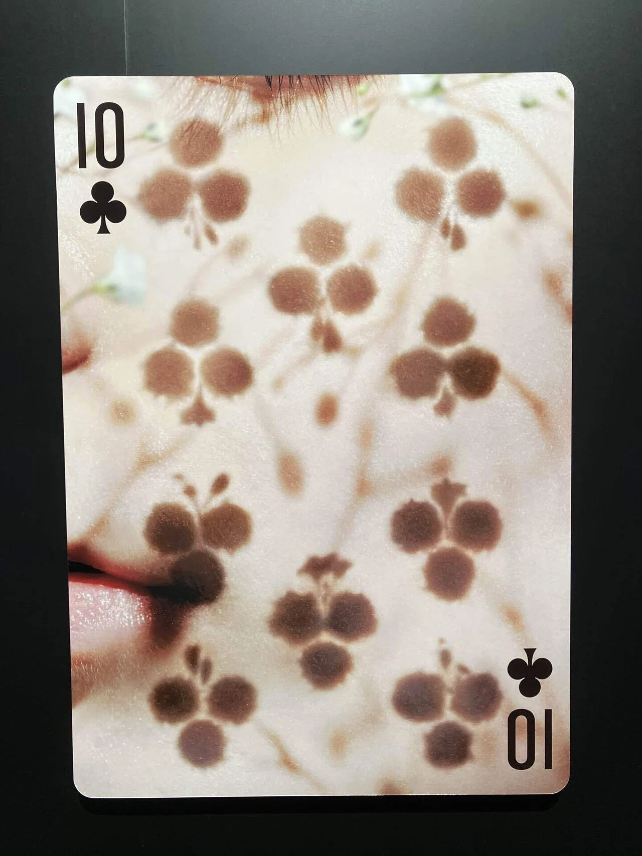 アートディレクターが仕掛けるトランプの展覧会〜吉田ユニ展「PLAYING