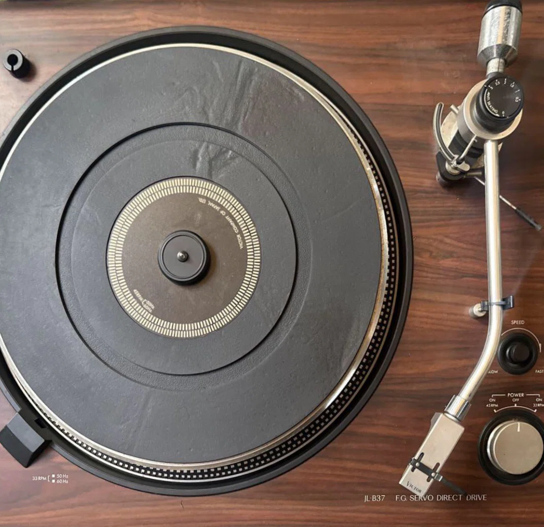 SOLD】メルカリ Victor JL-B37Rレコードプレイヤー｜アラン藤島