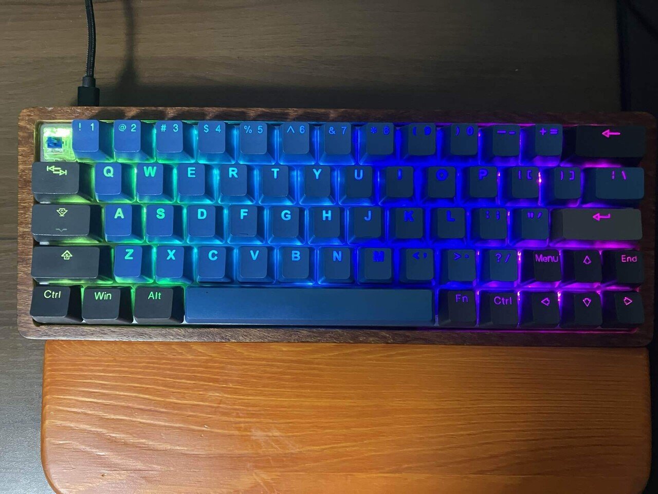 超静音タイプ　カスタムキーボード　FL980V2 keyboard.jpg