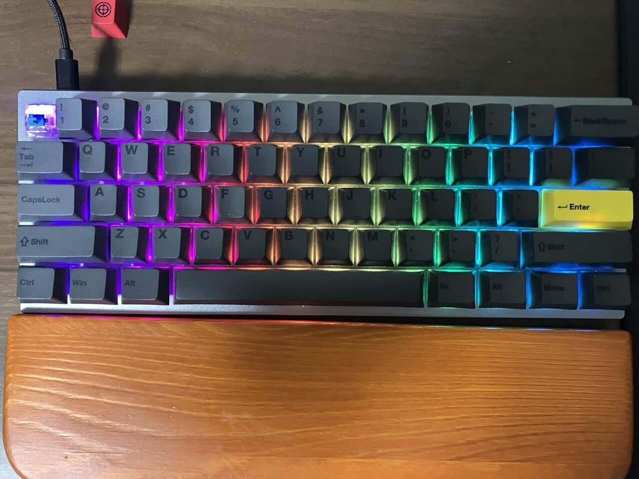 バタフライデザイン メカニカルキーボード 61SsB+OqaAL._UF350,350_QL50_.jpg