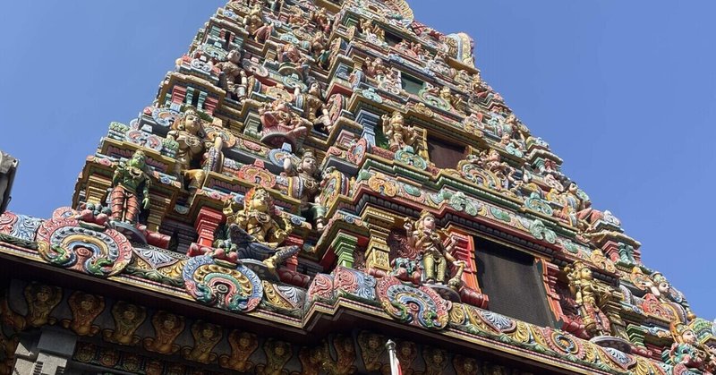 【ワットケーク】街中に突然現れるタイ最大の色鮮やかなヒンドゥー教寺院