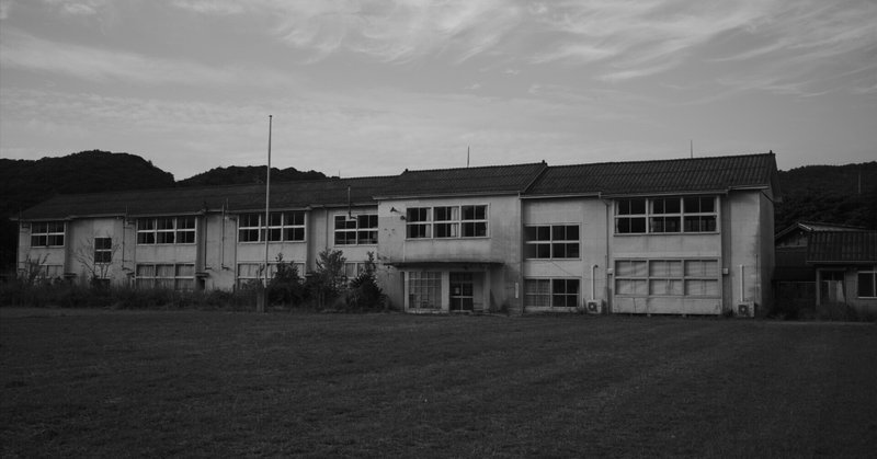 「モノクローム考」　Leica M Monochrom(typ246)で廃校を撮る。
