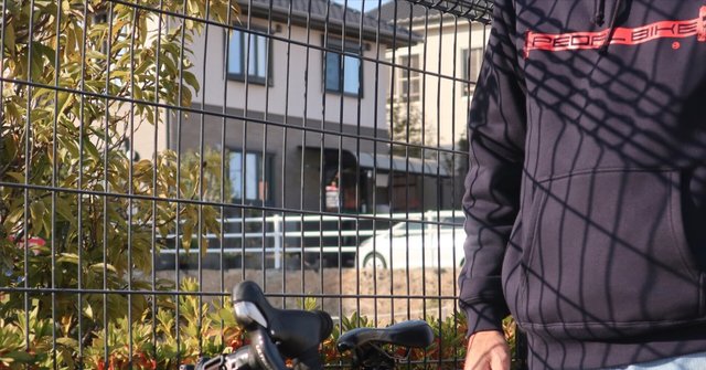 早速、PEDAL BIKEを着て路上ライド・リフレクターツアー。