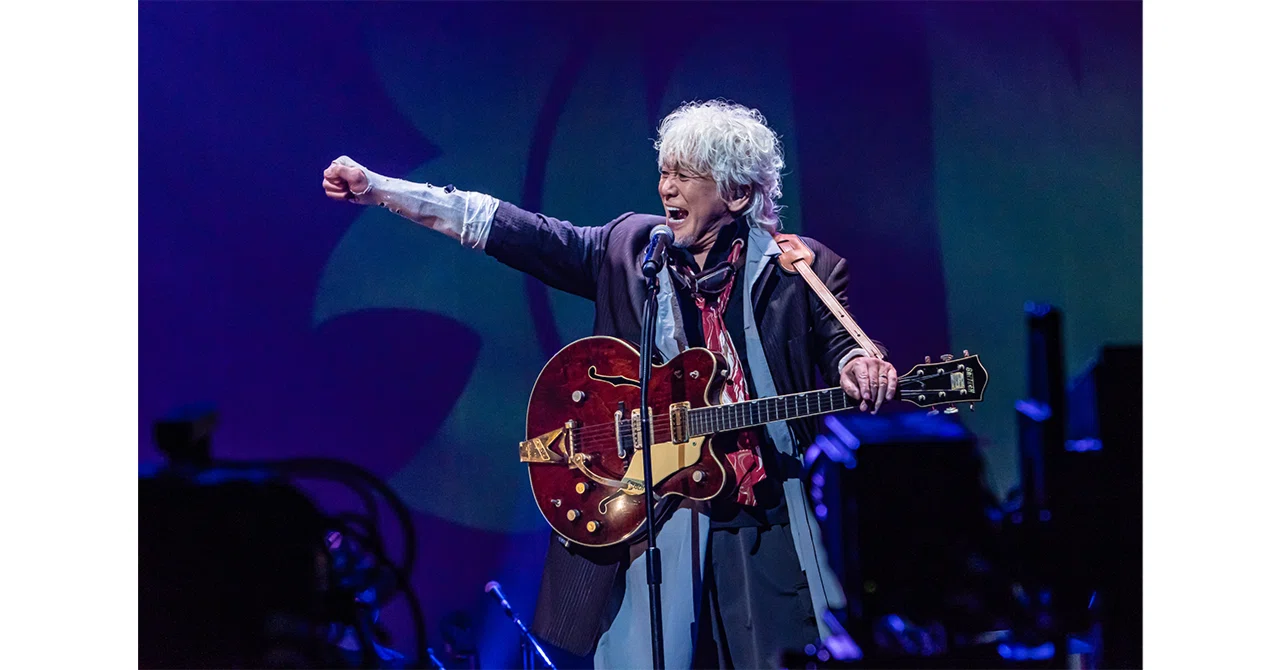 自らの人生を音楽に捧げ、歌い続ける玉置浩二。“故郷BAND”と共に全国