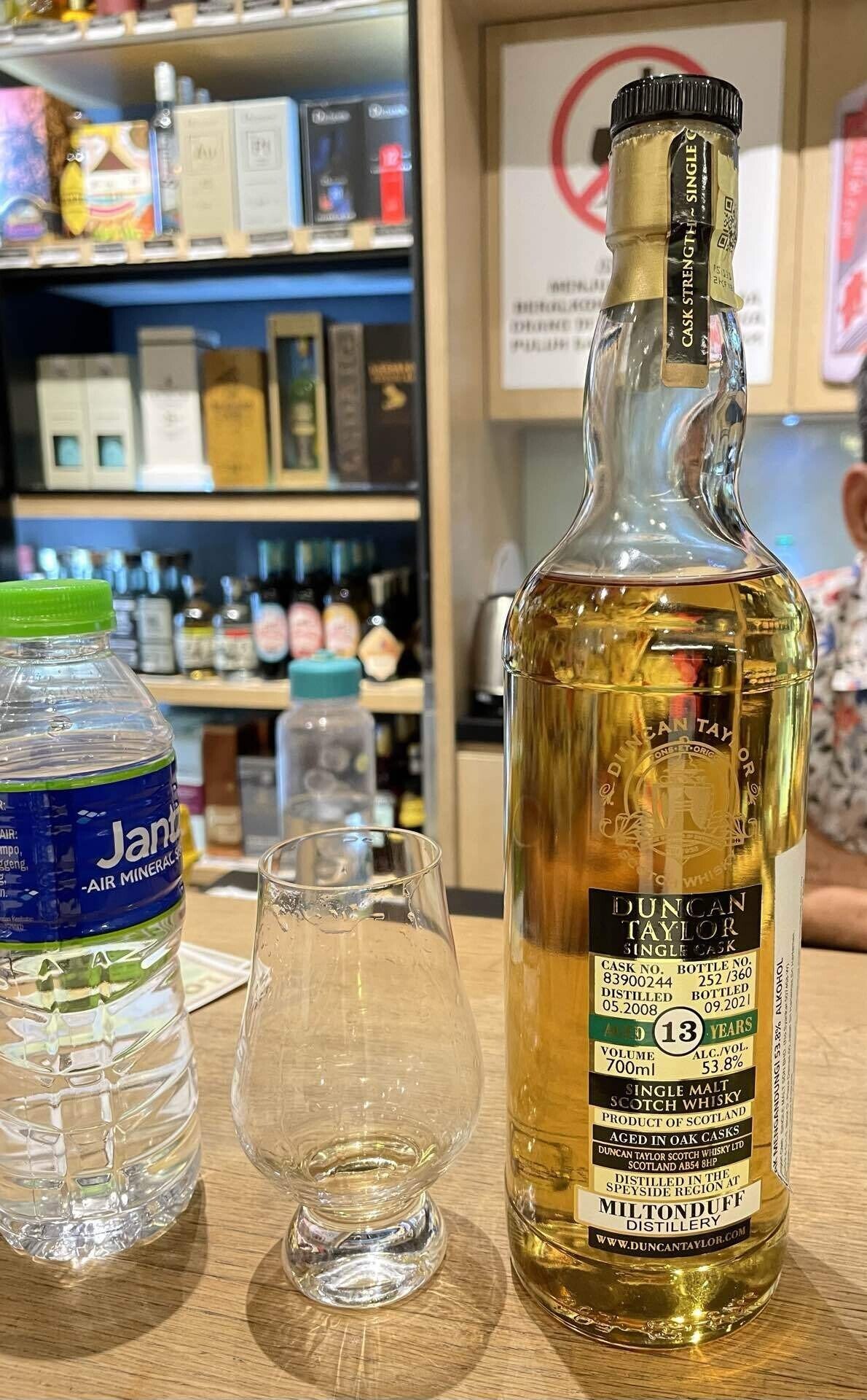 スプリングバンク10年/ヘーゼルバーン10年 ロット飲み比べ｜Joe