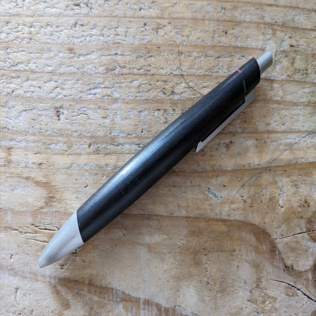 LAMY】愛用している 「ラミー 多機能ペン 2000 ブラック L401 油性