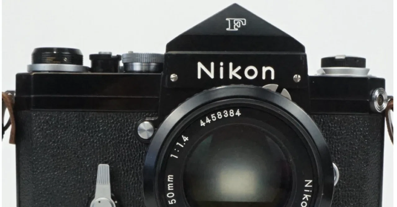 Nikon F 一眼レフカメラ 35mmフィルム（カバー付き・本体のみ ウチにあったNikon F｜camerawalk