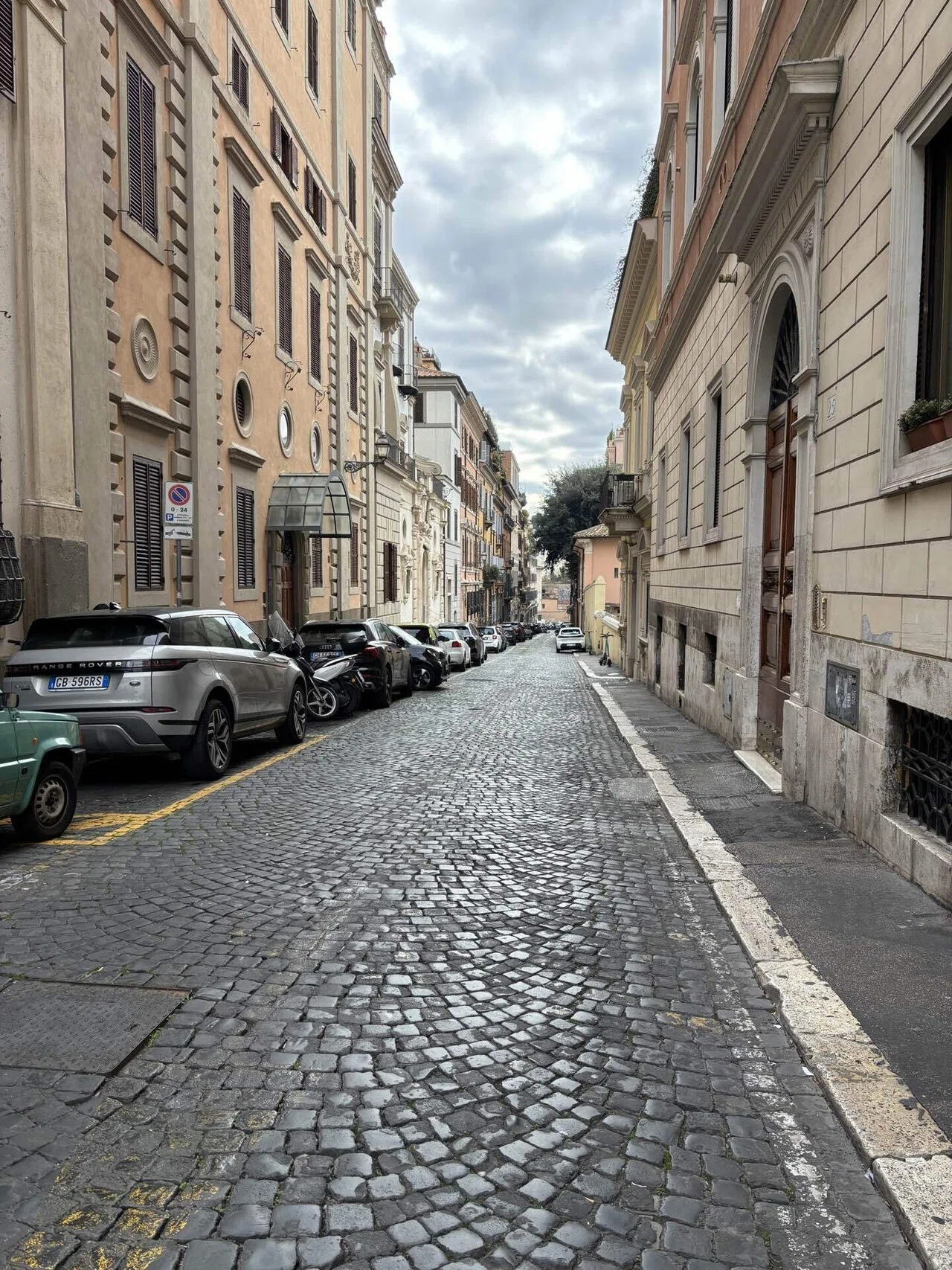 イタリア🇮🇹旅行】3日目④トレビの泉、コインを後ろ向きで投げますか