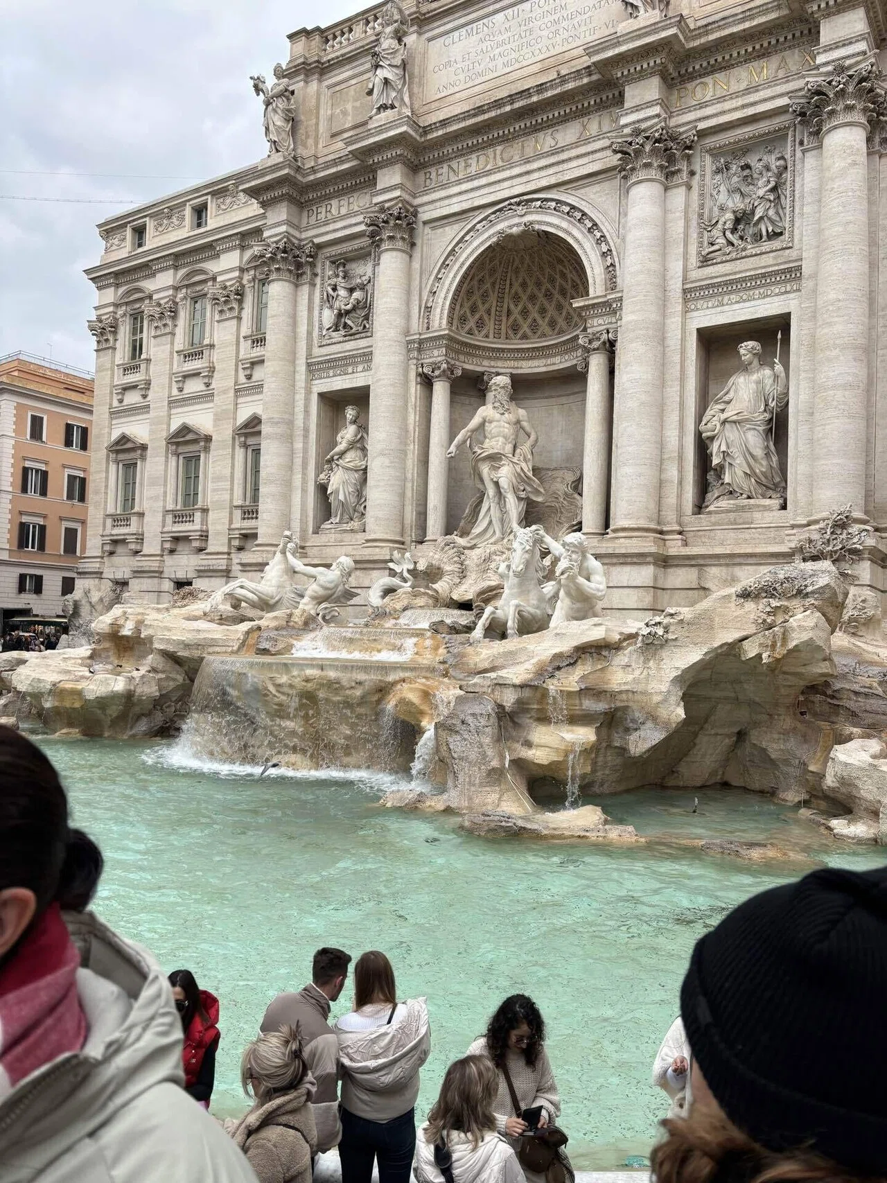 イタリア🇮🇹旅行】3日目④トレビの泉、コインを後ろ向きで投げますか