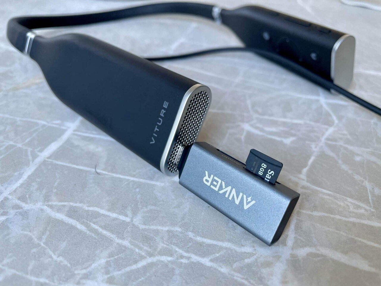 お買い得 VITURE One ネックバンド 充電ケースセット お買い得 VITURE One ネックバンド 充電ケースセット