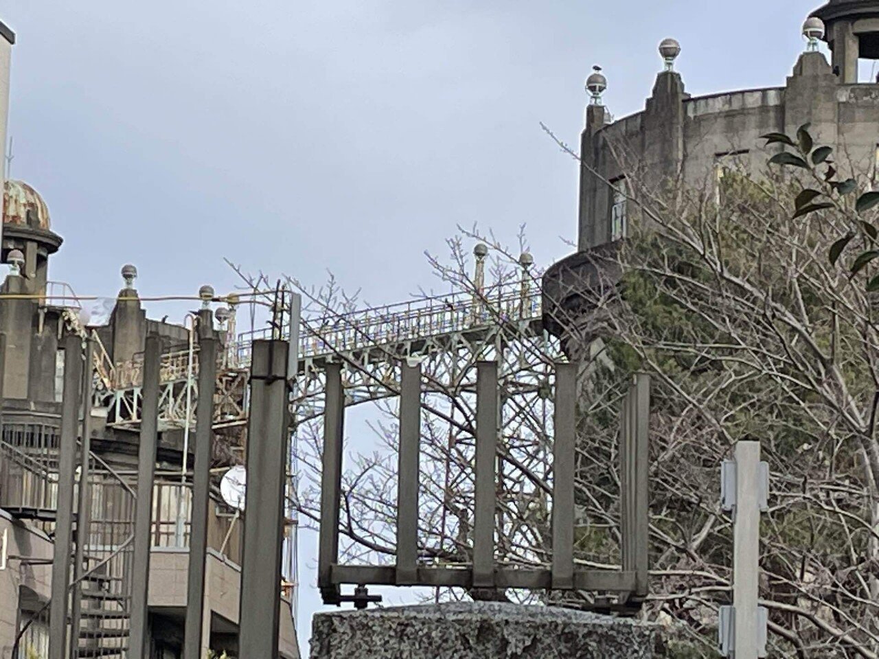 駒沢給水塔を遠目に眺める｜門田和雄