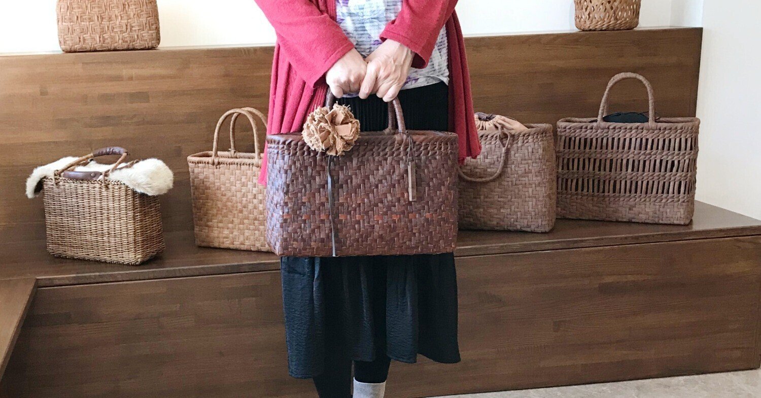 山葡萄と胡桃のミックス編みかごバッグ 眠たく 山葡萄と胡桃のミックス編みかごバッグ 眠たく