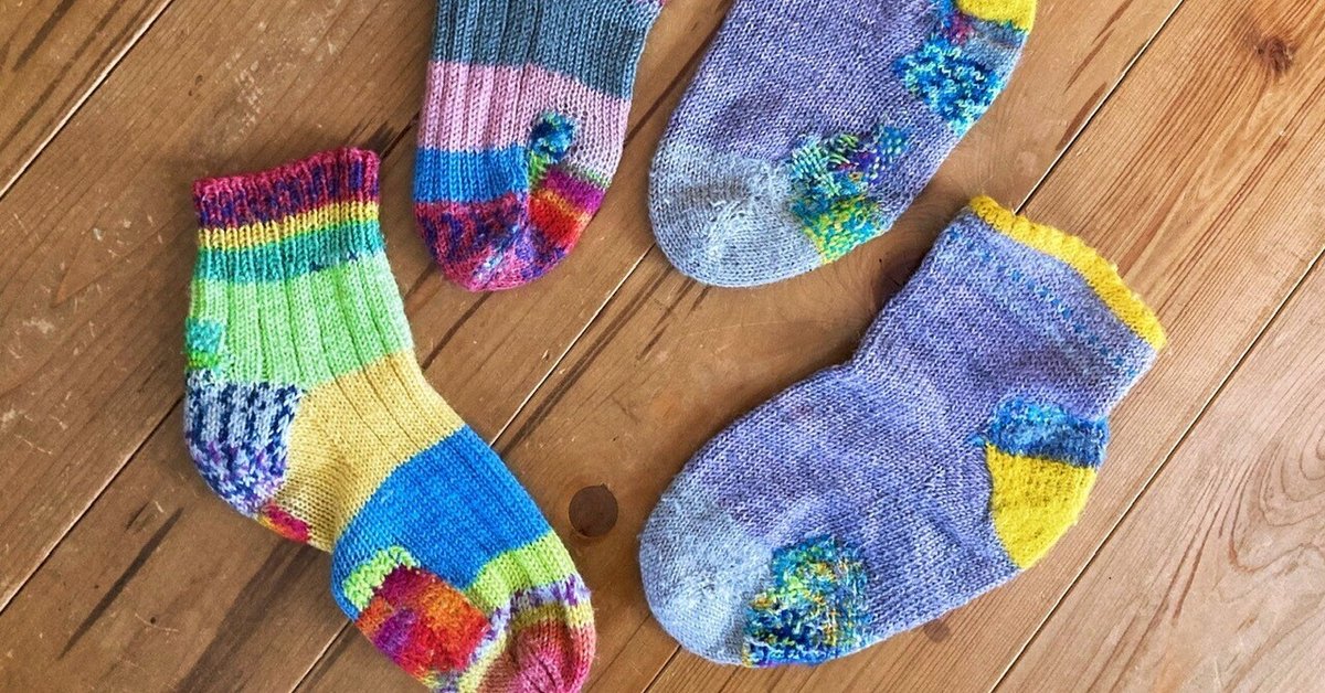 そして、手編み靴下はダーニングだらけになる。｜woolab 