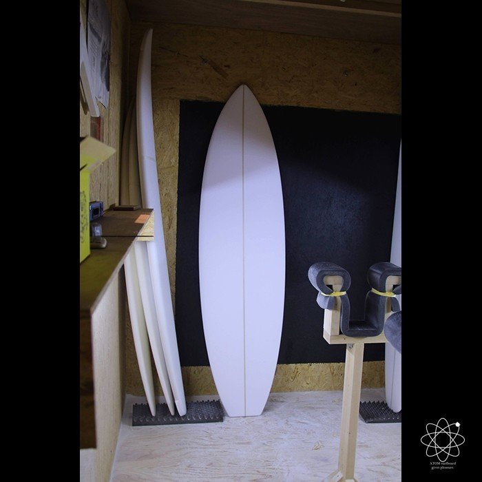 Leaps'n Bounds finished shape.

https://atom.surf/

#surf #surfing #surfboard #atomsurfboard #customsurfboards #instasurf #surfinglife #japan #shizuoka #サーフ #サーフィン #サーフボード #アトムサーフボード #日本 #静岡