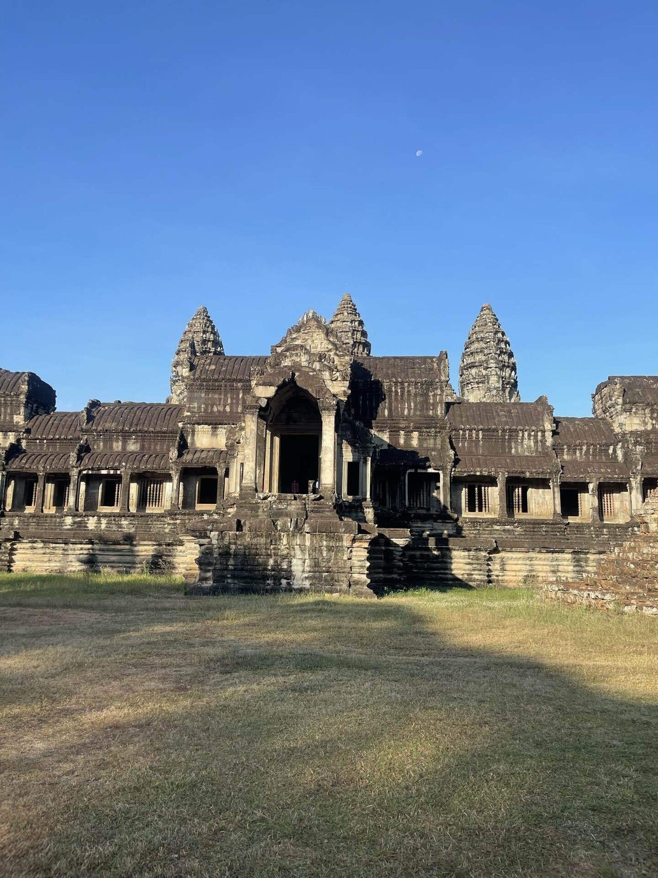 カンボジア出土　クリアな瑠璃色インド・パシフィクの連　アンコール期1300年頃の カンボジア出土 クリアな瑠璃色インド・パシフィクの連