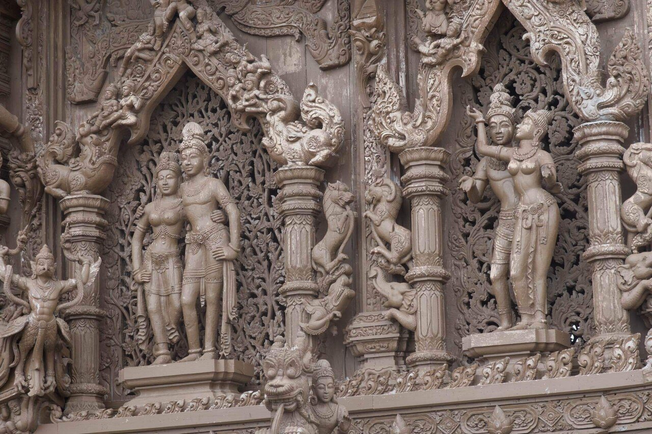 タイの伝統的な彫刻 タイ旅2023 #24】タイ版サグラダ・ファミリア｜さざなみあやめ