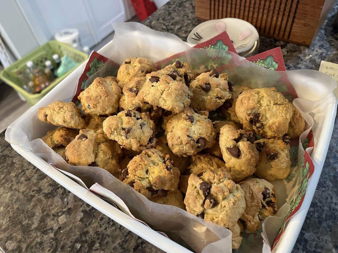 ユカの秘密のページ 子供達の大好きな、私のSignature Cookieとも言えるオレンジチョコチップクッキー。かのオレンジページ のレシピ。ほのかなオレンジ味と、ポクポクした食感。あまり甘くないからアメリカ人には不人気。｜由香璃。