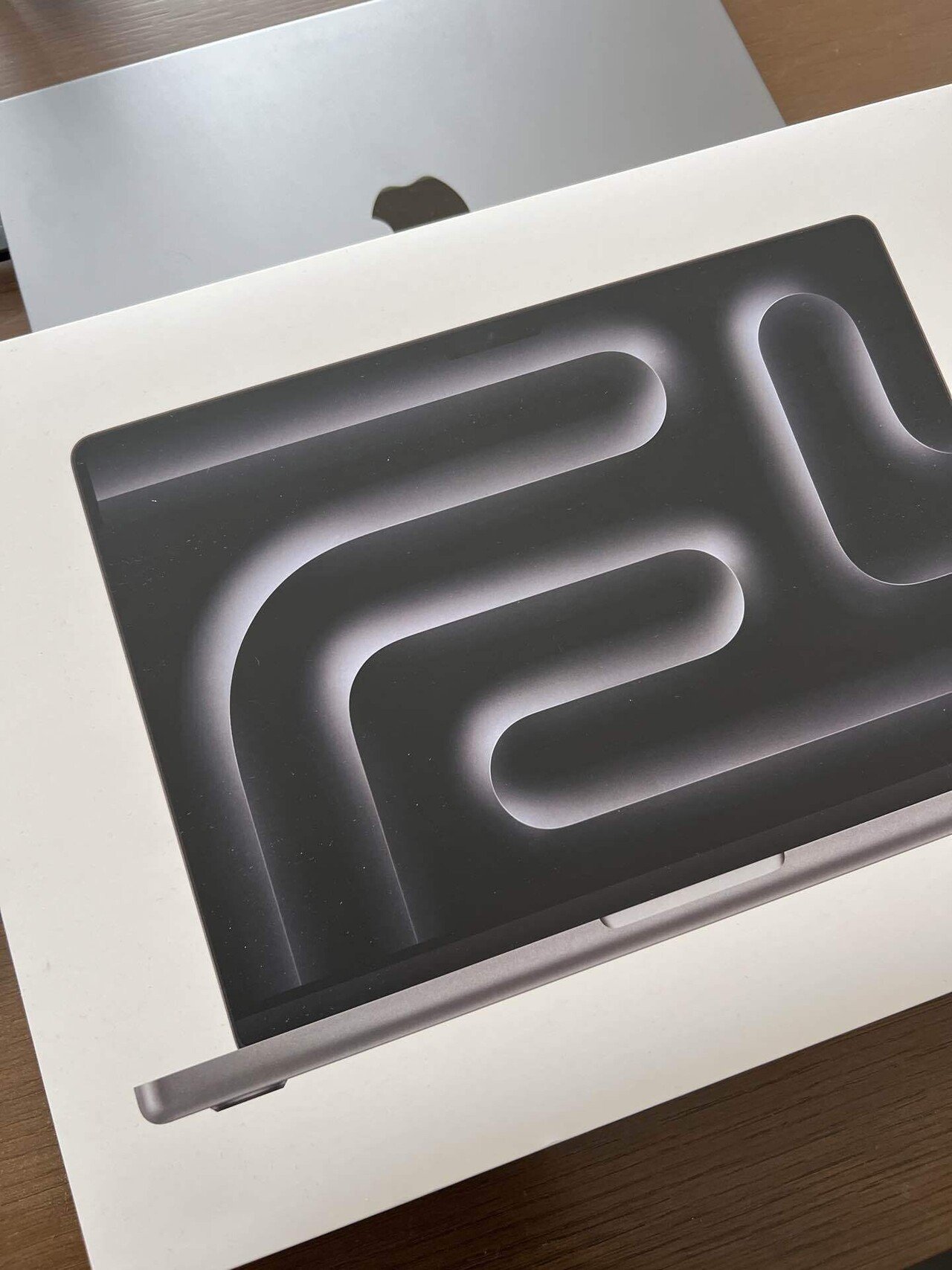 vol.238 MacBook Proを購入しました。｜緋色のHiro（写真を撮る人）