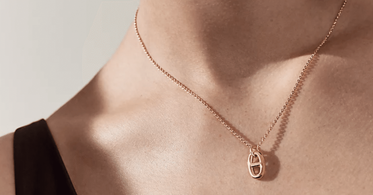 シンプル♡【HERMES】18K ローズゴールド ペンダント 2024年はエルメスのピンクゴールドのペンダントで格上げを!|藍衣