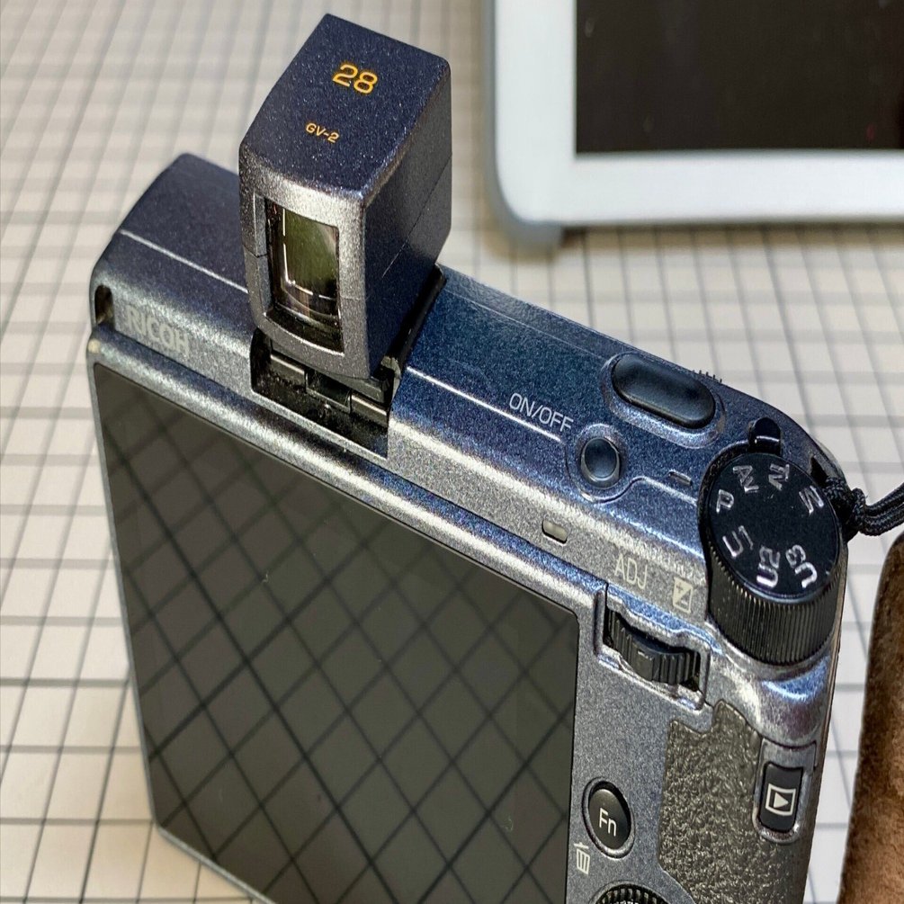 GRⅢのファインダーが「写真を撮りに行こうよ」って呼びかける｜phantasien