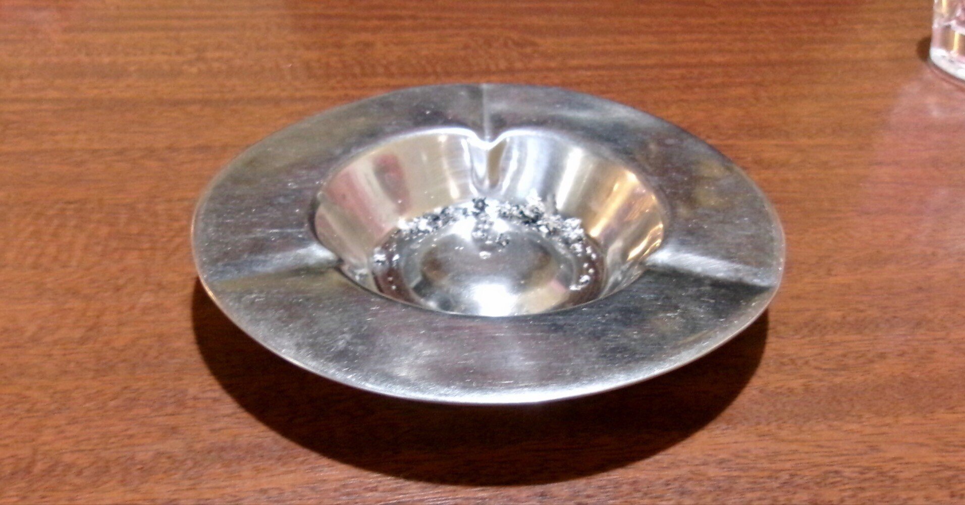 遺品整理◼️蔵のから謎の特大な灰盤？灰皿でしょうか？ 名