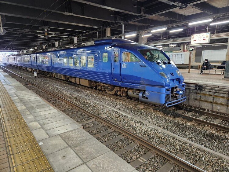 883系ソニック 博多駅にて