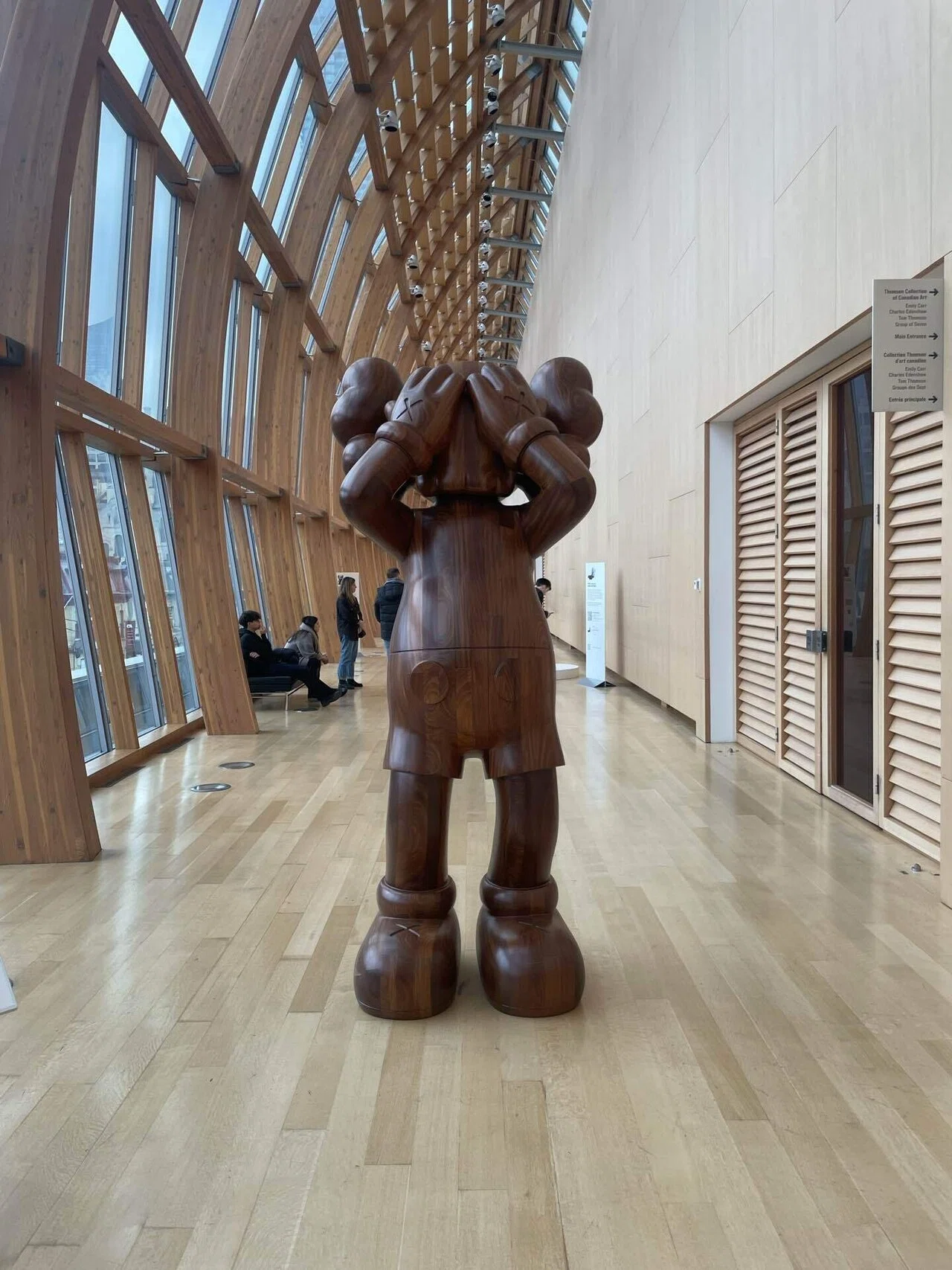 カナダ留学】近現代美術館AGOで感じた現代アートのメッセージ｜悩める 