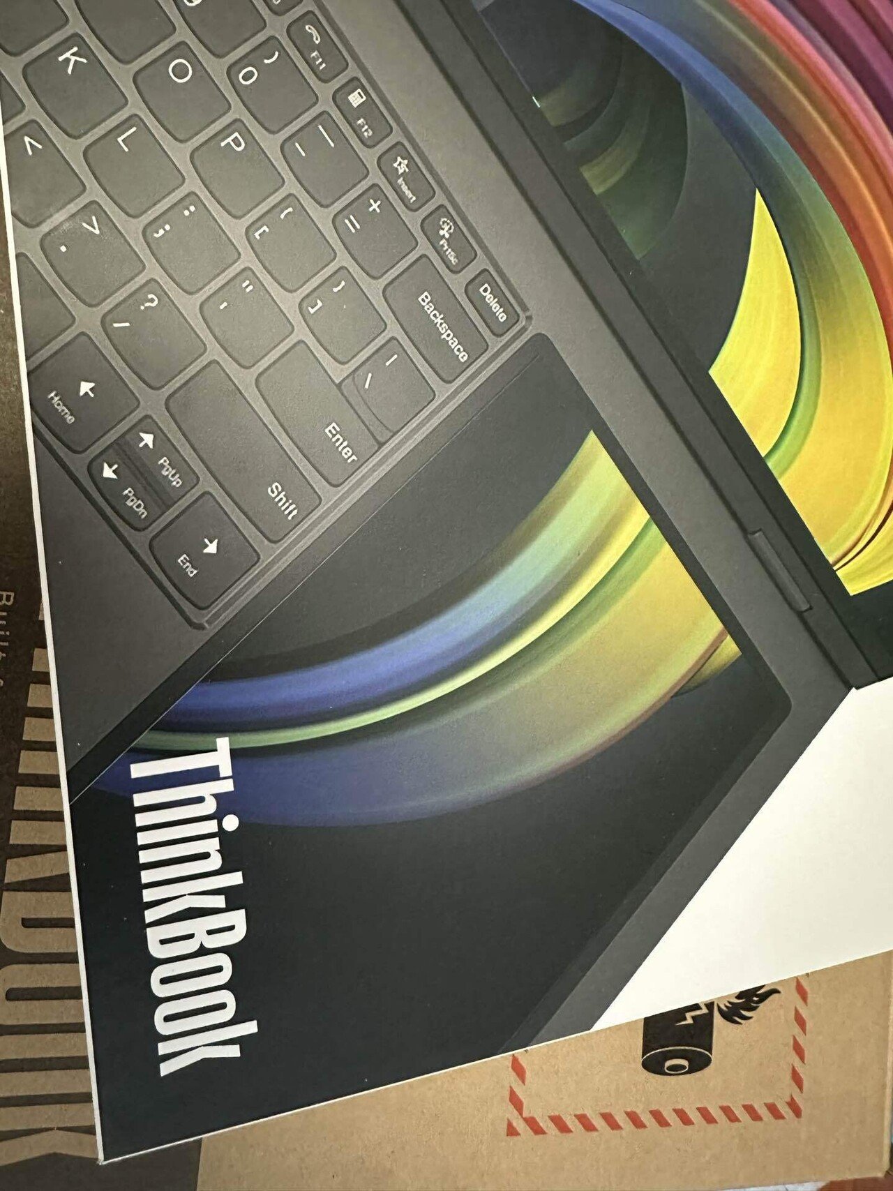 日本未発売のThinkbookを買った話|潮 日本未発売のThinkbookを買った話|潮