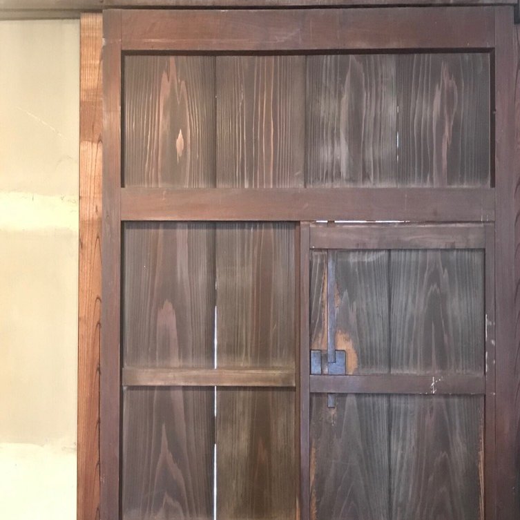 築115年の古民家のつくり」③どうやって開けるの？カラクリ玄関戸｜SOY