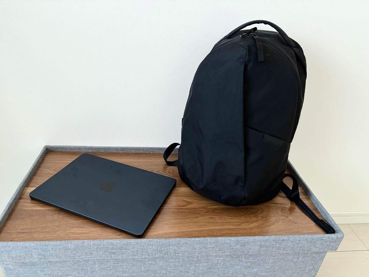現代社会に合うミニマルなバックパック、ABLE CARRY Thirteen 現代社会に合うミニマルなバックパック、ABLE CARRY Thirteen