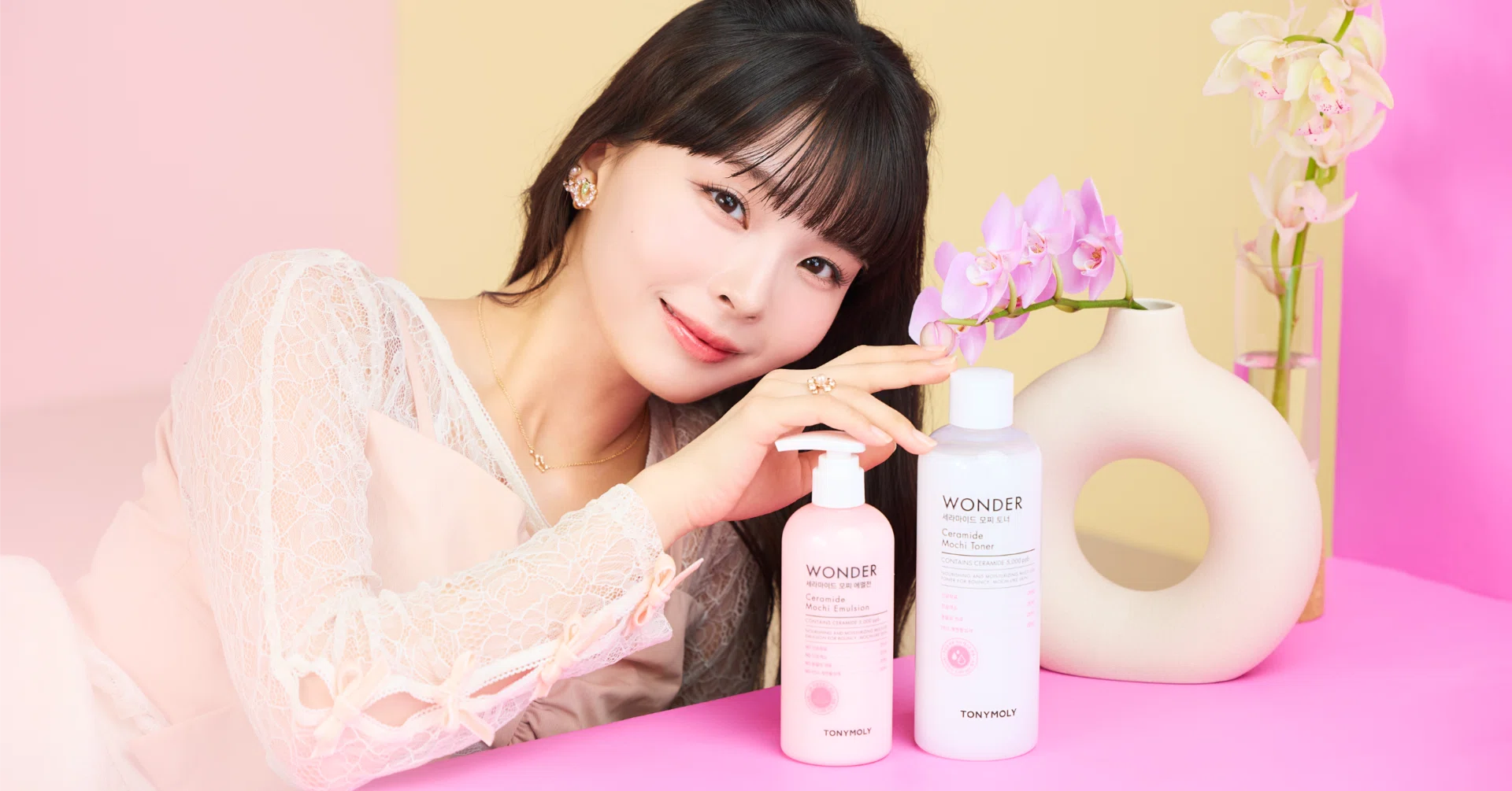 川口ゆりなさんがアンバサダーを務める韓国コスメ「TONYMOLY」の広告 