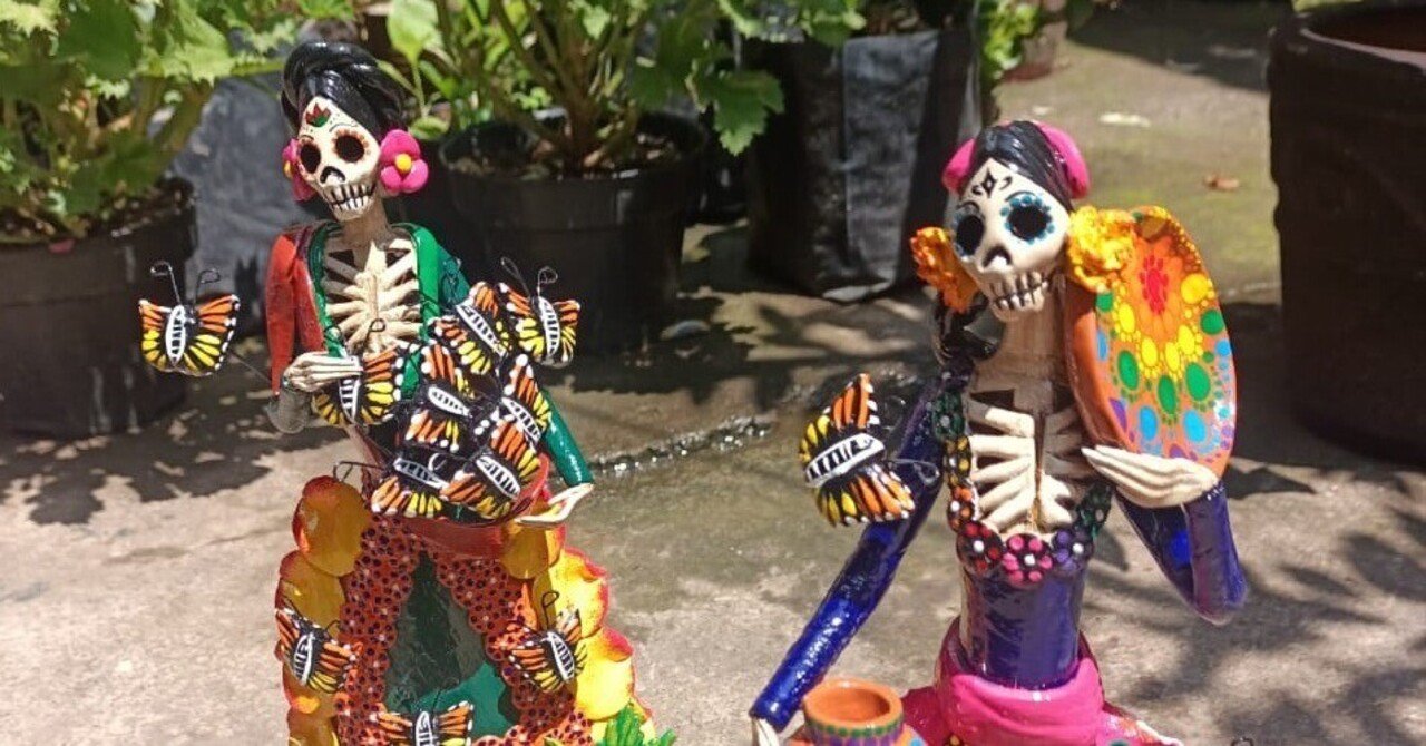 ガイコツ　　【　メキシコ　カラベラ　】　骸骨　人形　置物　置き物 ミチョアカン、人気のガイコツ人形 「カラベラ」｜河辺達朗 メキシコ