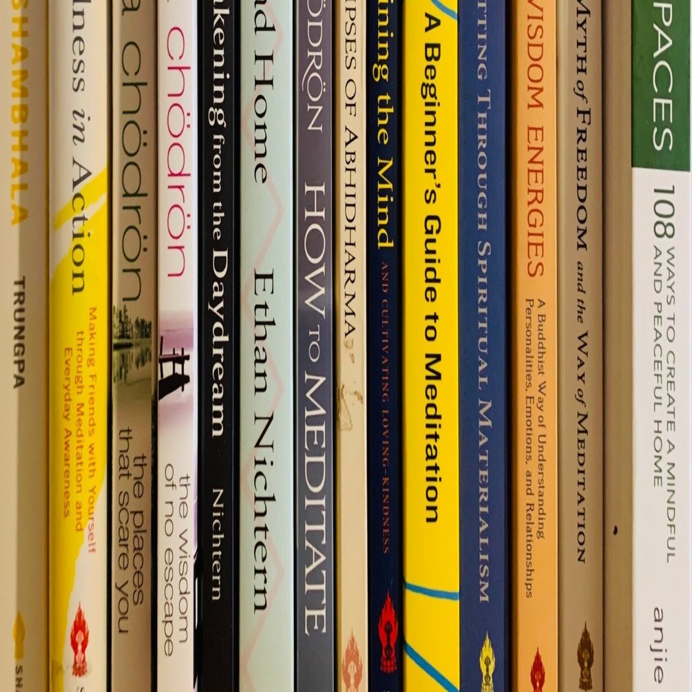 私設図書館プロジェクト】マインドフルネス瞑想関係の洋書14冊を配架