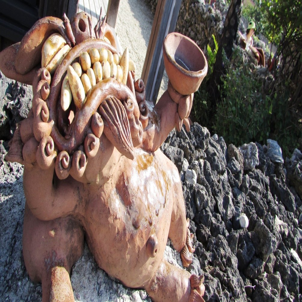 沖縄・竹富島の多彩なシーサーたち／2014年1月｜菅野ノリヒコ