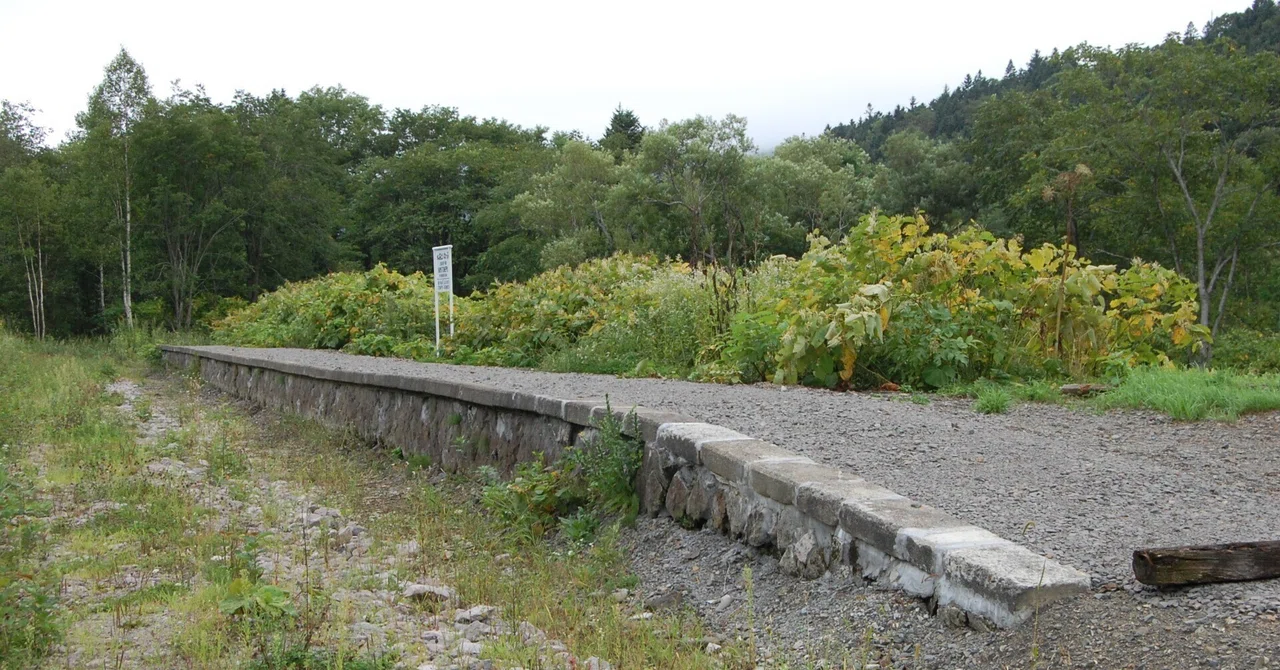 北海道の廃線跡探訪 第1回 天北線(1/10)音威子府~上音威子府間|熊鉄