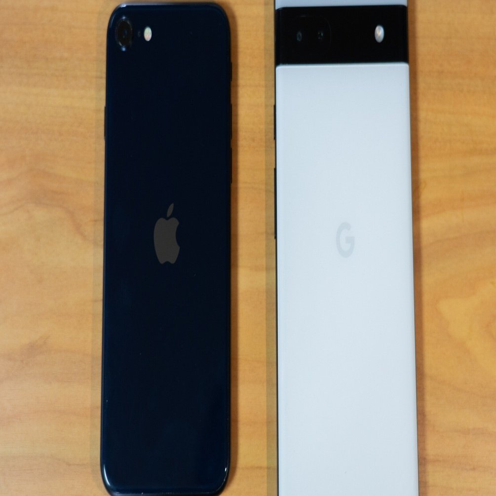 pixel6 iPhone SE第3世代 Iphone SE 3 vs Google Pixel 6 - Which To Buy? - YouTube
