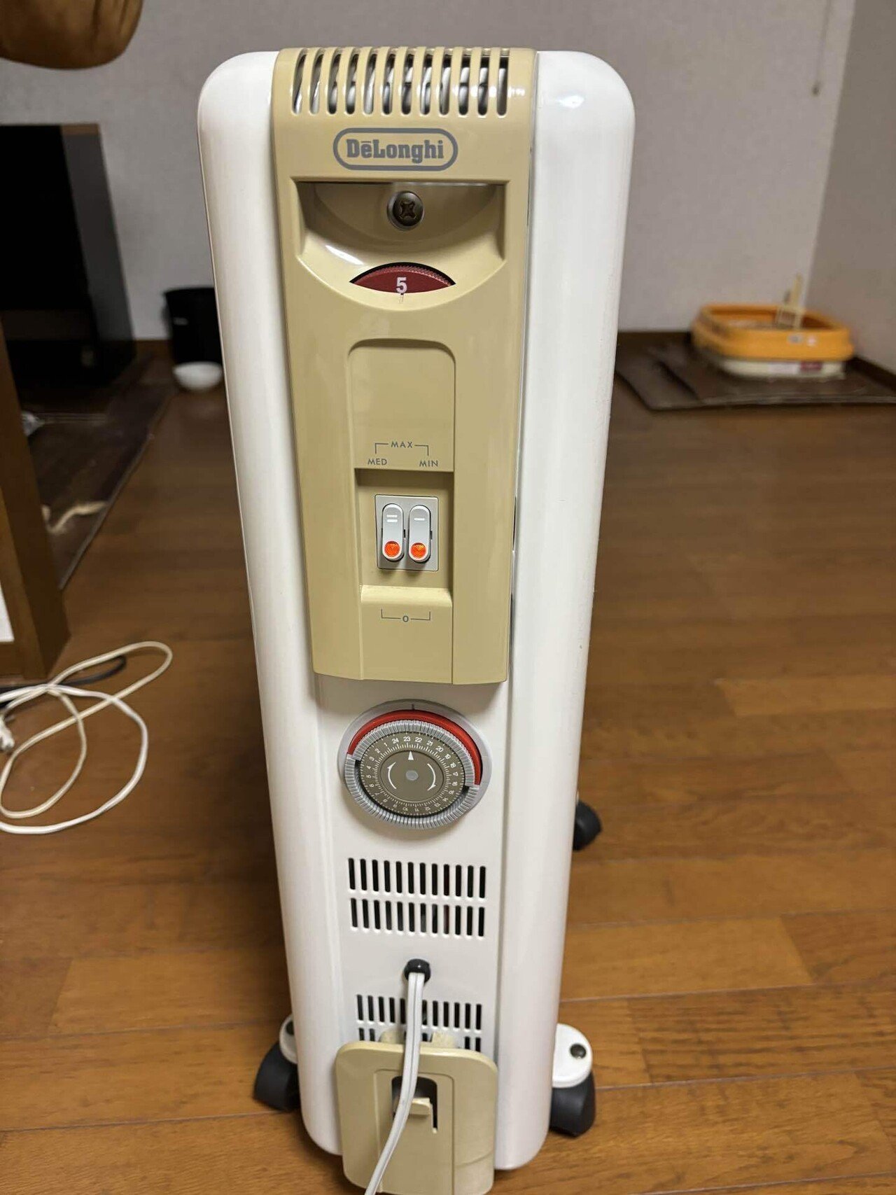イタリア製🇮🇹デロンギのオイルヒーター、昔日本でも流行りまし イタリア製🇮🇹デロンギのオイルヒーター、昔日本でも流行りまし