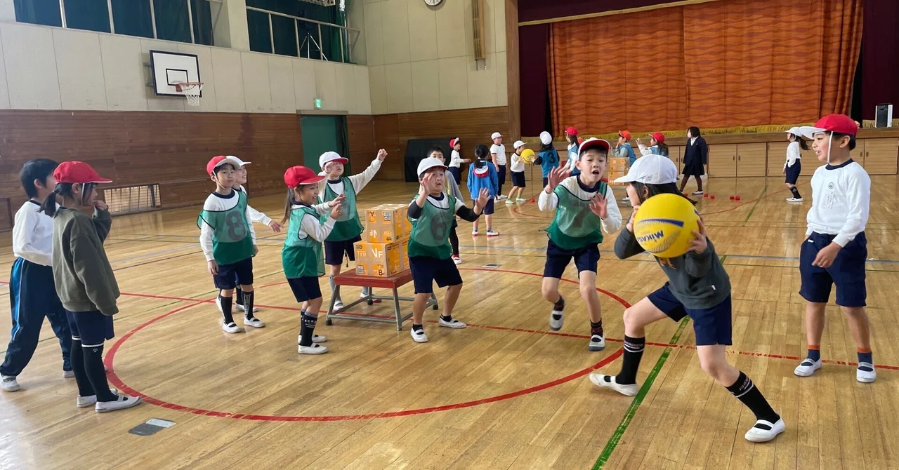 2年生 体育 ボールを使った運動|泉大津市立楠小学校