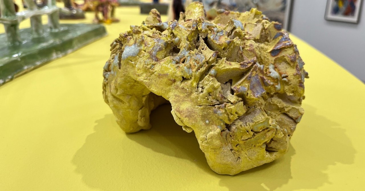 乾いた粘土が焼かれたら ― 穴が開くほどみた！梅津庸一個展「緑色の