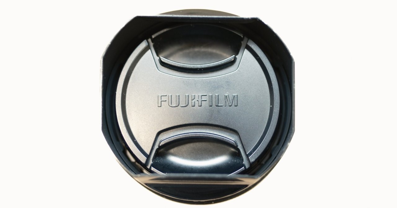 【美品】FUJIFILM XF35mmF1.4 R レンズ　フード、キャップ付き XF35mm F1.4 Rレビュー！富士フイルムユーザー必携の神レンズを