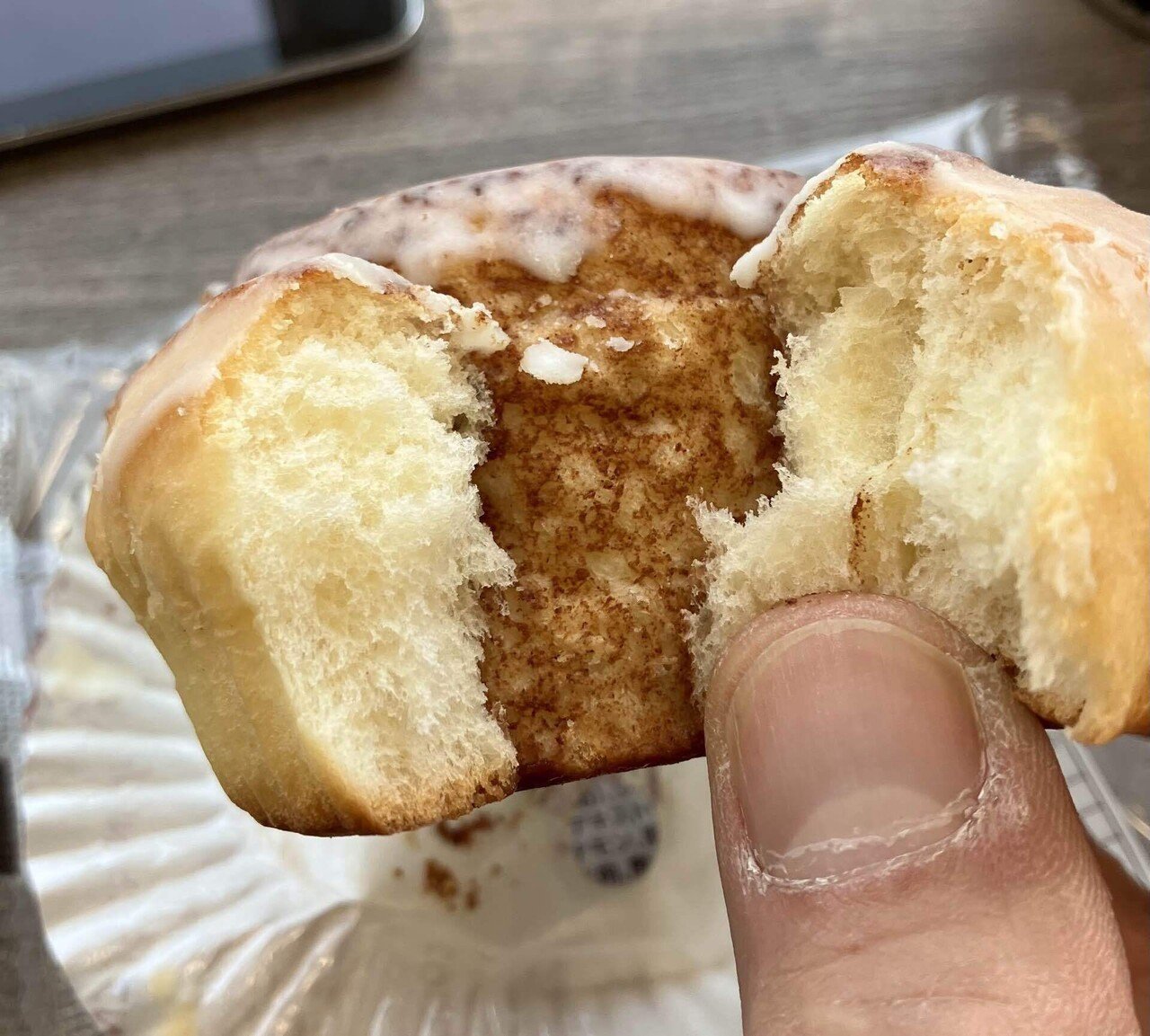 菓子パン紀164☆ フジパン シナモンロール｜熊の場所