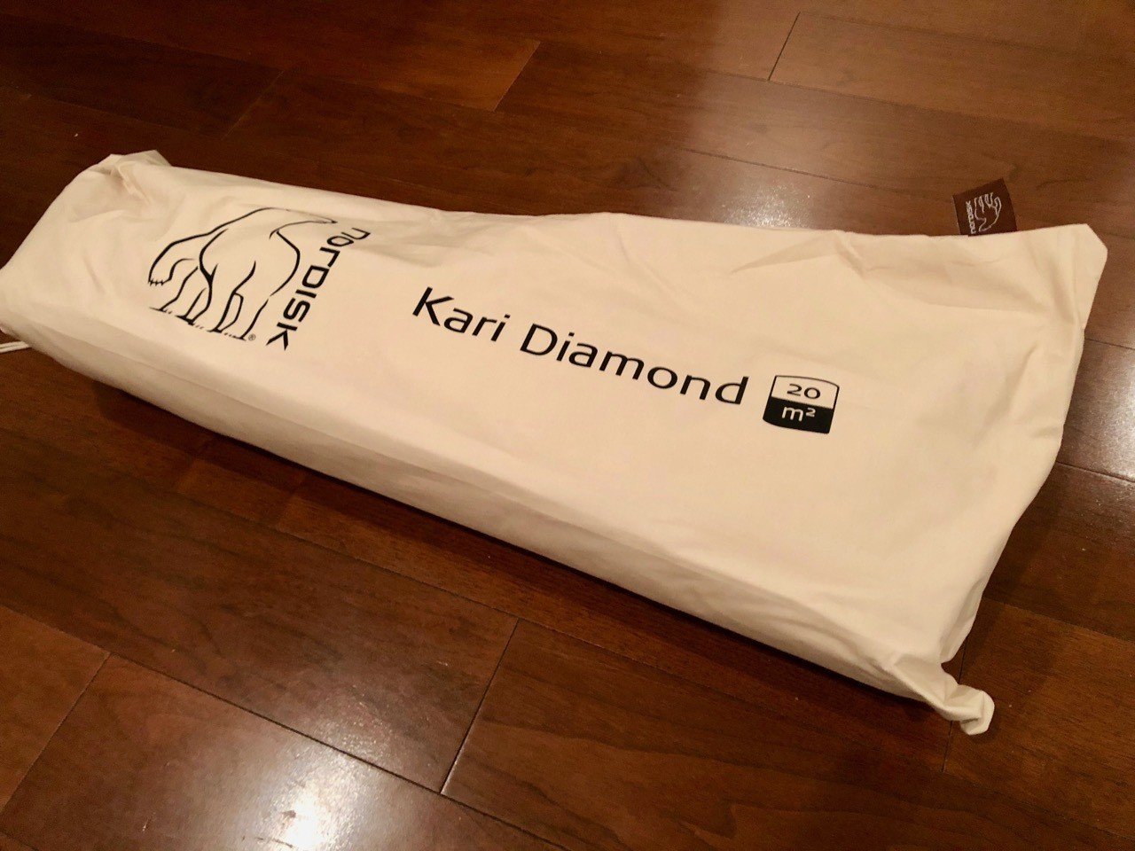 張り姿が美しいノルディスクのコットンタープ「Nordisk Kari 張り姿が美しいノルディスクのコットンタープ「Nordisk Kari
