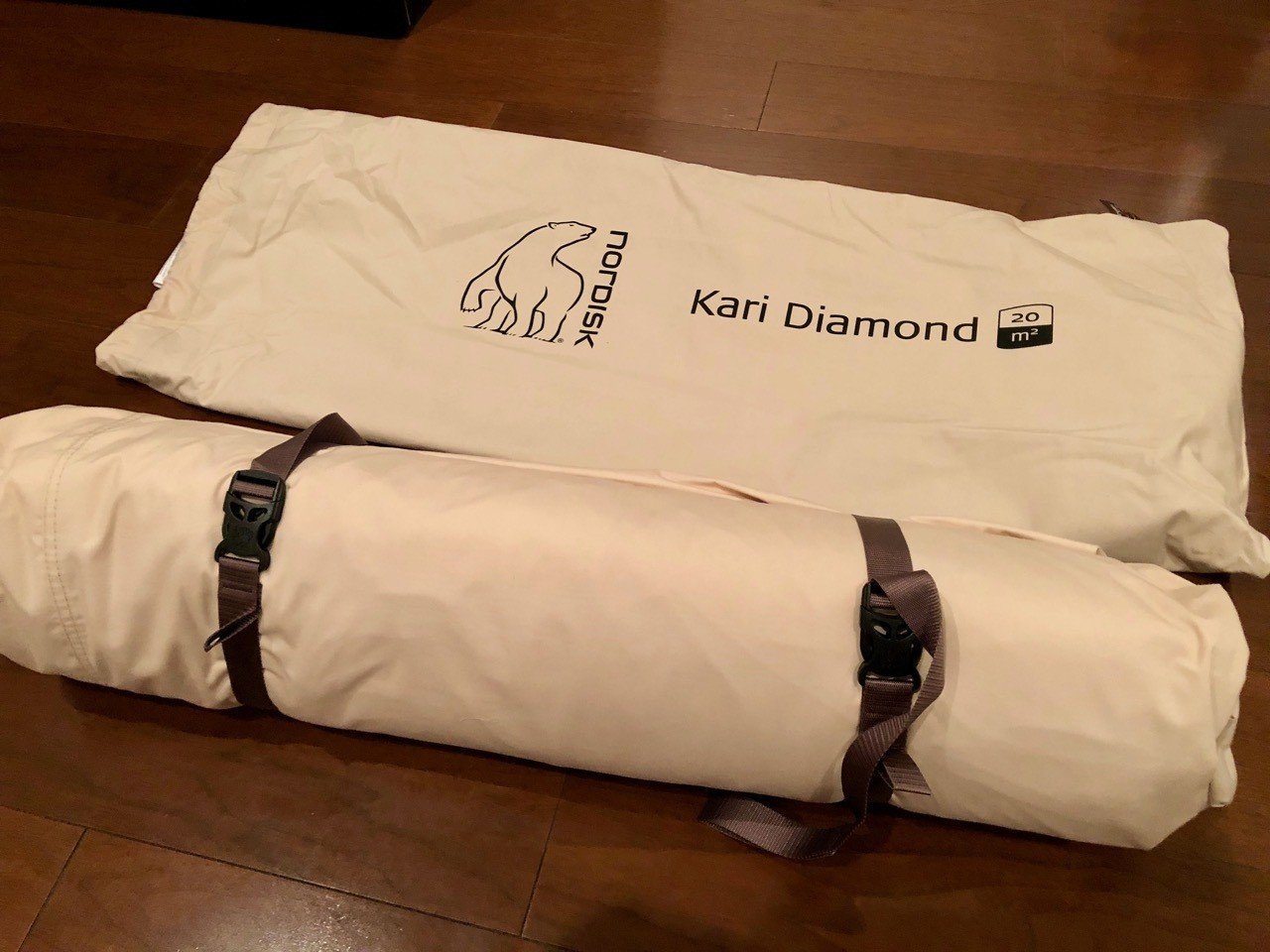 張り姿が美しいノルディスクのコットンタープ「Nordisk Kari 張り姿が美しいノルディスクのコットンタープ「Nordisk Kari