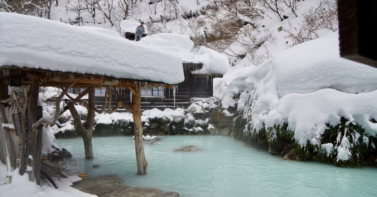 鶴の湯温泉の雪降ろし （秋田 乳頭温泉）｜solitude