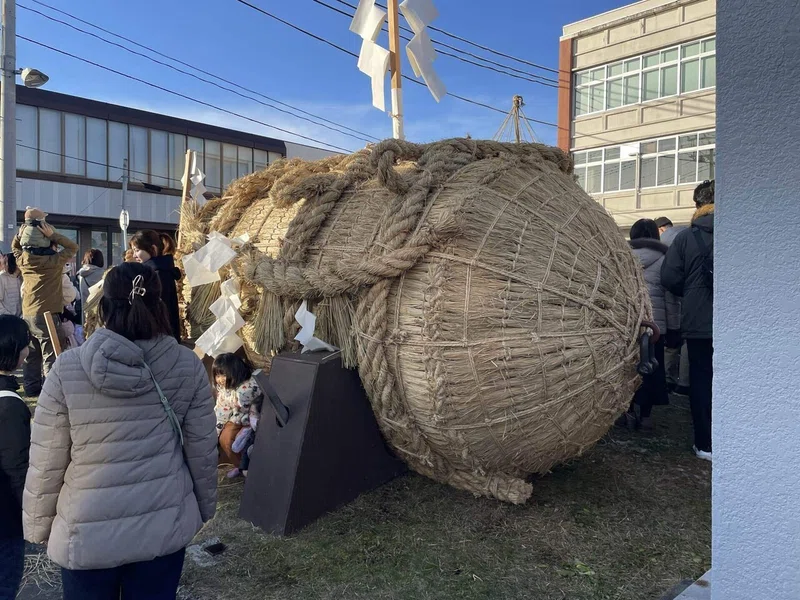 会津坂下町の坂下初市と奇祭大俵引き|かんけ一郎