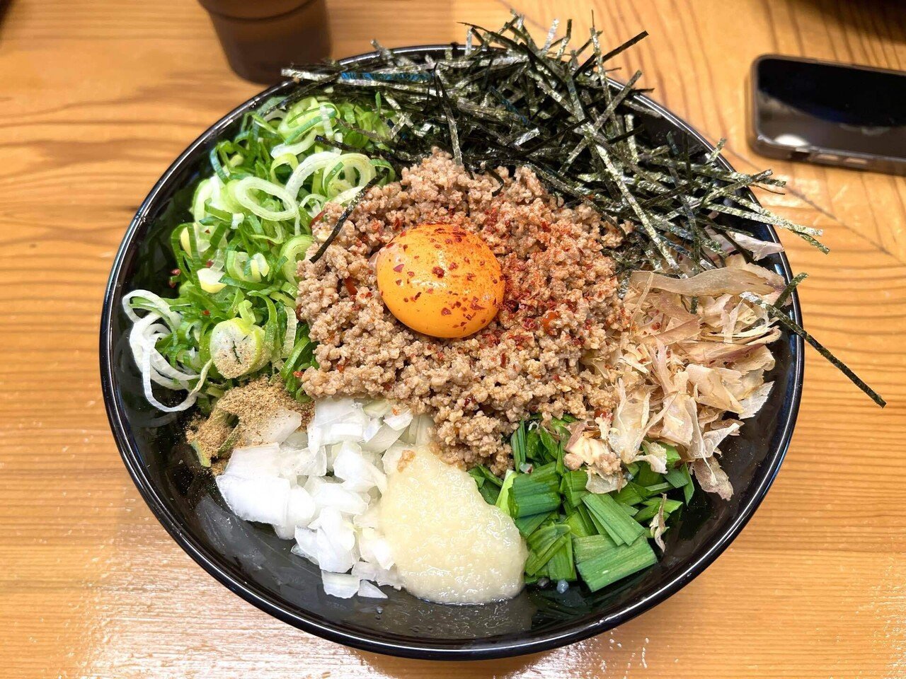 ラーメン雑記（112）】南草津の大人気行列店で爆盛り台湾まぜそばを