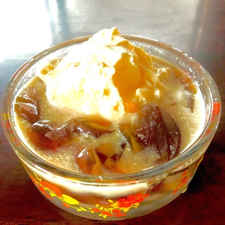 コーヒーゼリーフロート:コーヒーゼリー＋牛乳＋バニラアイス 美味しい！箱アイスのスーパカップがとても重宝します。