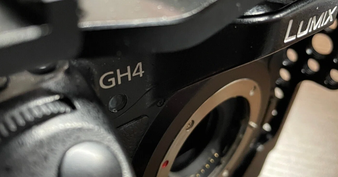 LUMIX GH4 ミラーレスカメラ 本体 #売れなかったら48時間後取下げる。 LUMIX GH4 ミラーレスカメラ 本体 #売れなかったら48時間後取下げる